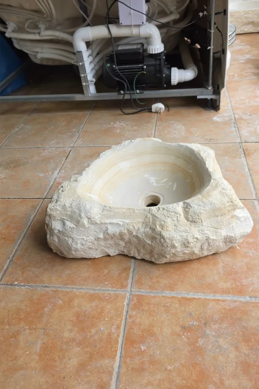 حوض حجر طبيعي – 50×43 سم
