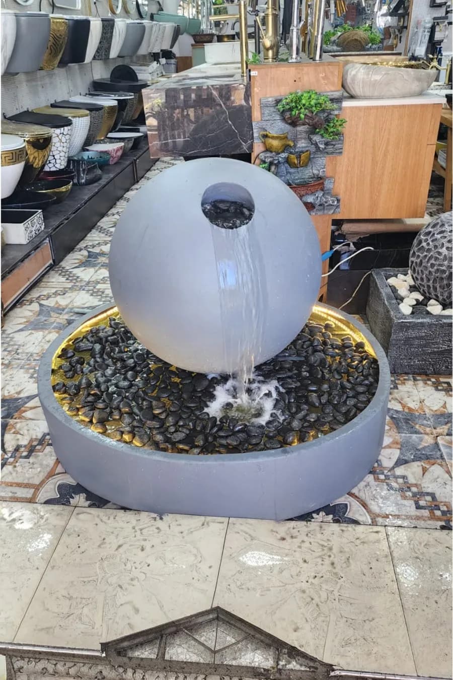 نافورة كرة حديثة مع بركة دائرية وإضاءة (فيبر)