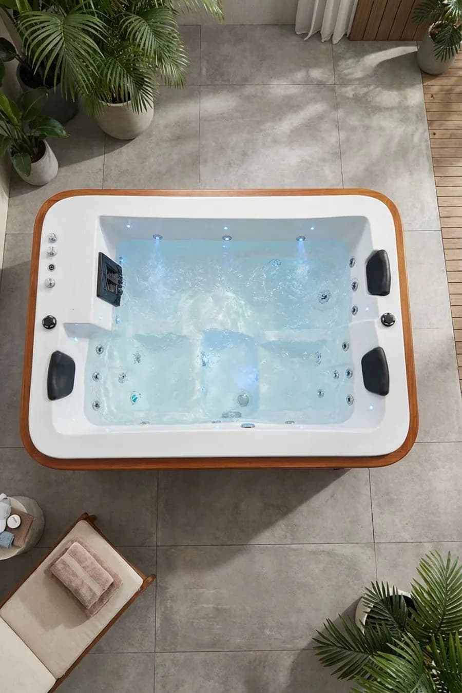 جاكوزي خارجي 4 مقاعد بإطار خشبي وإضاءة LED