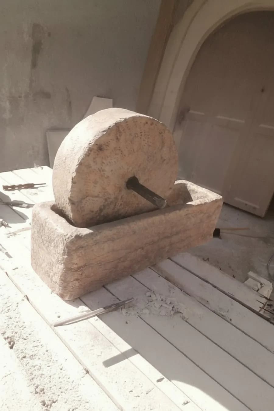 طاحونة زيتون حجرية تراثية