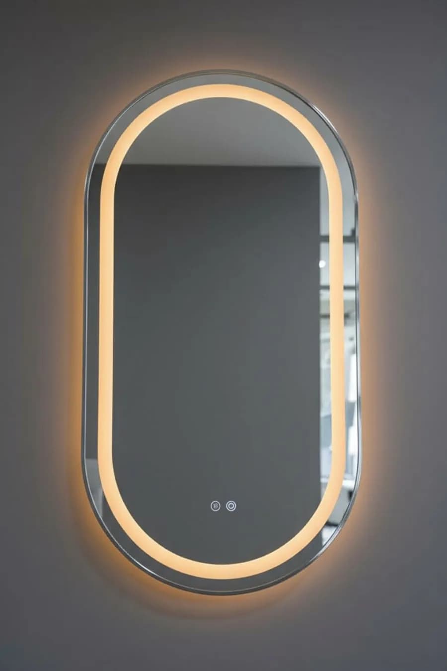 مرآة LED بيضاوية بإطار فضي – موديل M-101