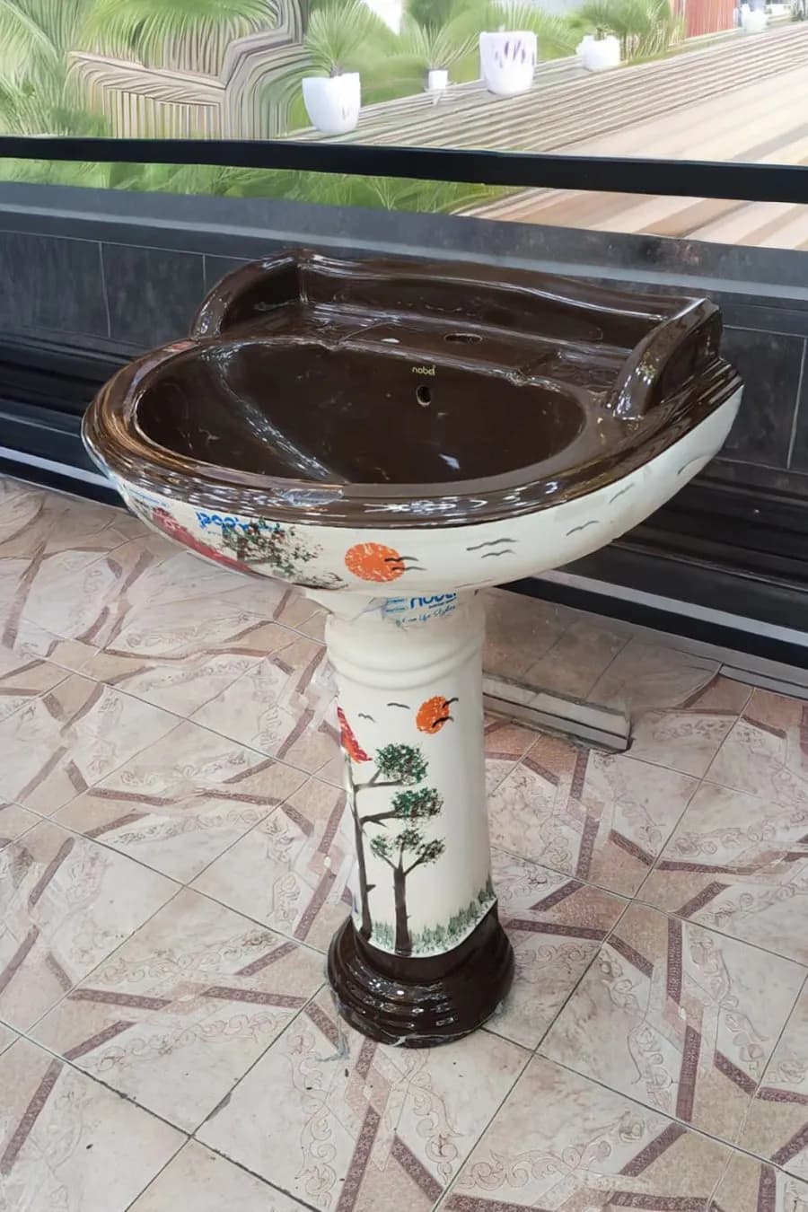 مغسلة " بنقشة طبيعية